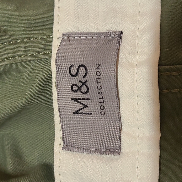 M&S flat front shorts - Picture 3 of 5